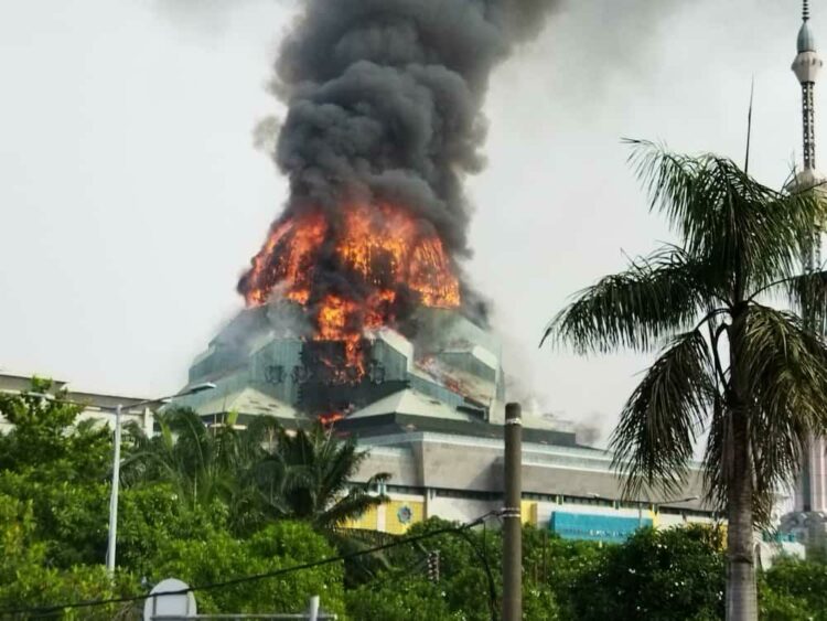 kebakaran masjid islamic centre